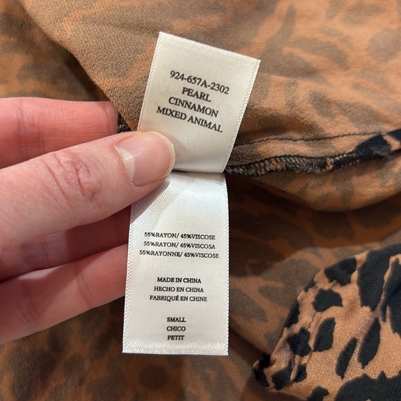 Rails Pearl Cinnamon Mixed Animal Print Popover Top sz S - Picture 10 of 11